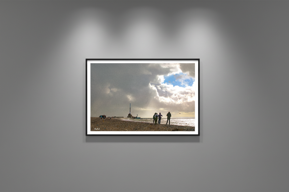 Debout face au Large — photographie Fine Art encadrée en situation | Bybadr