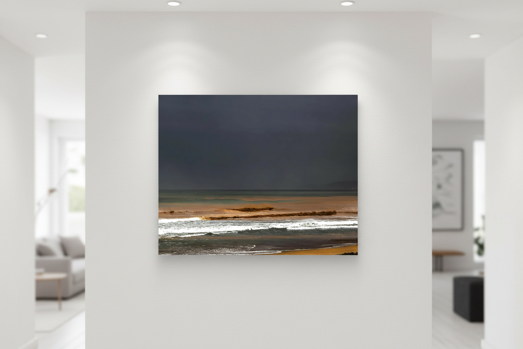 Échos de Tempête — Mockup mur blanc