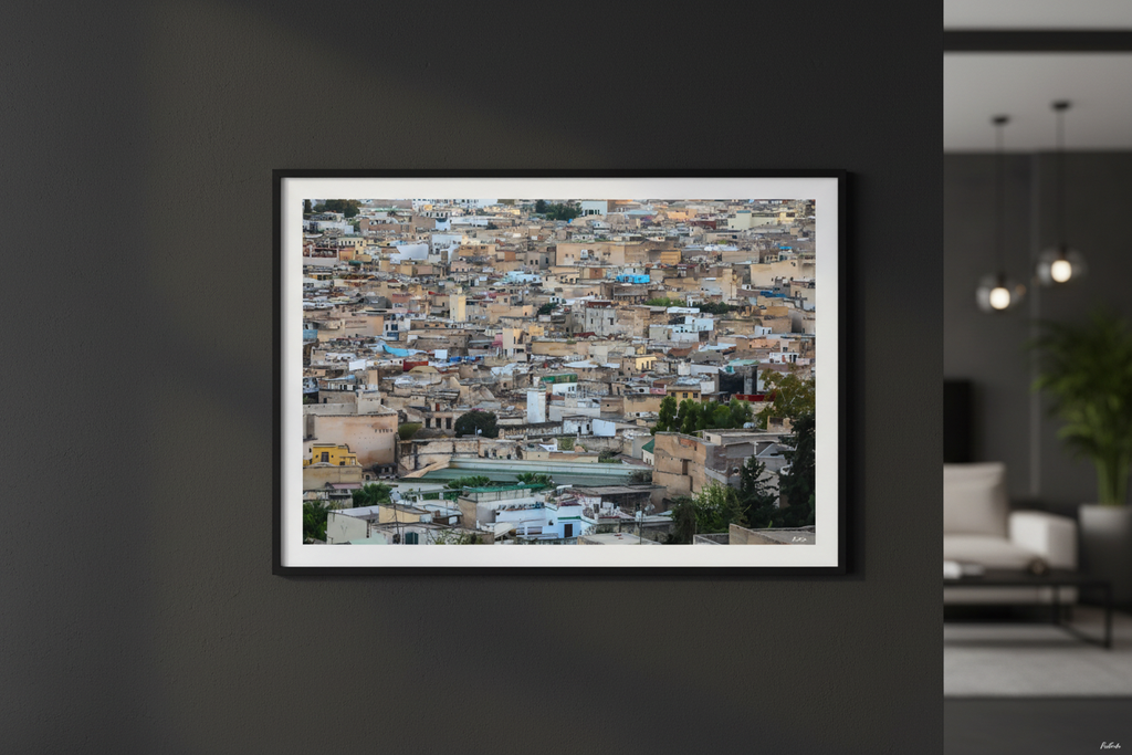 Mockup mur noir — Le Labyrinthe Ocre