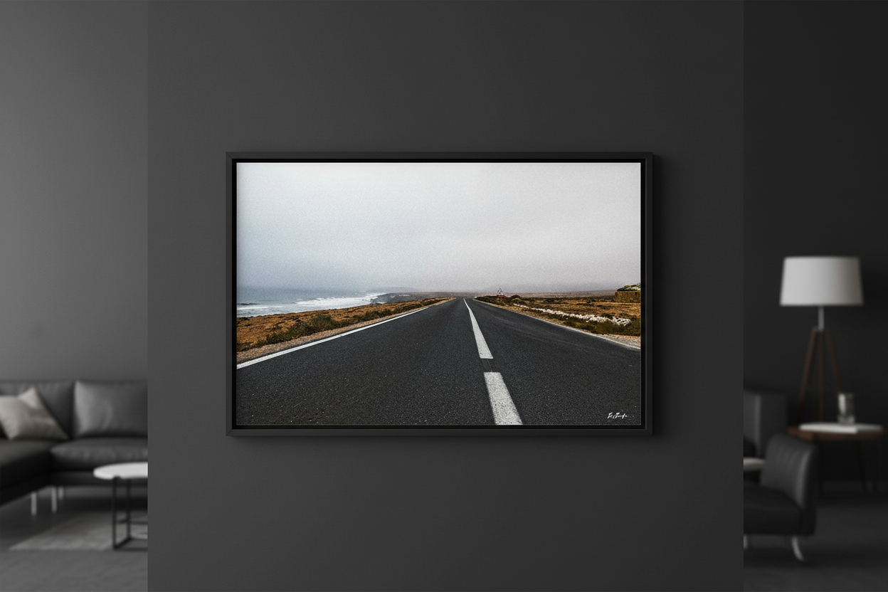 Mockup mur noir — vue de face, lumière douce