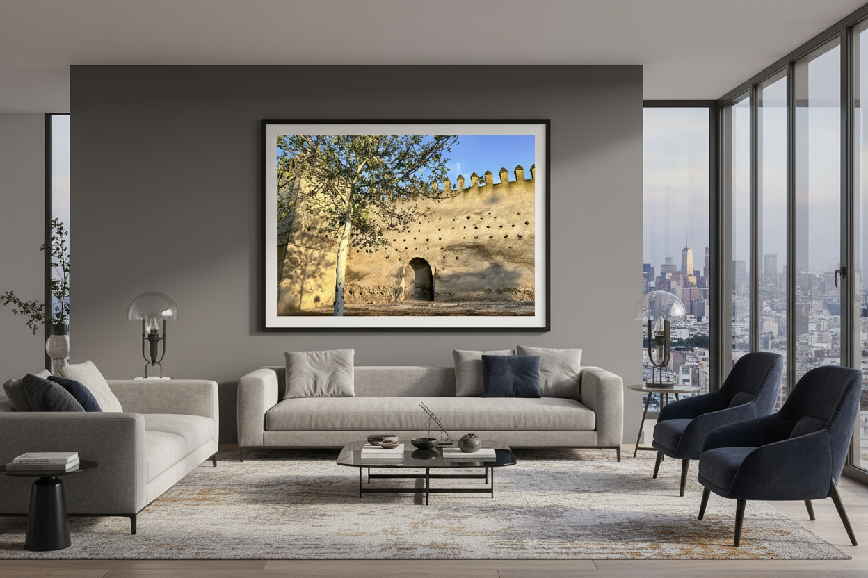 Mille Ans de Silence — photographie Fine Art encadrée dans un salon moderne | Bybadr