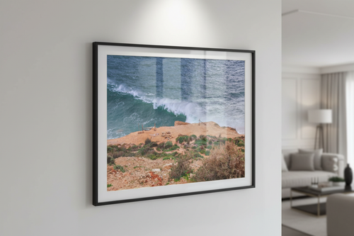 À la Lisière des Abîmes — Mur blanc salon moderne