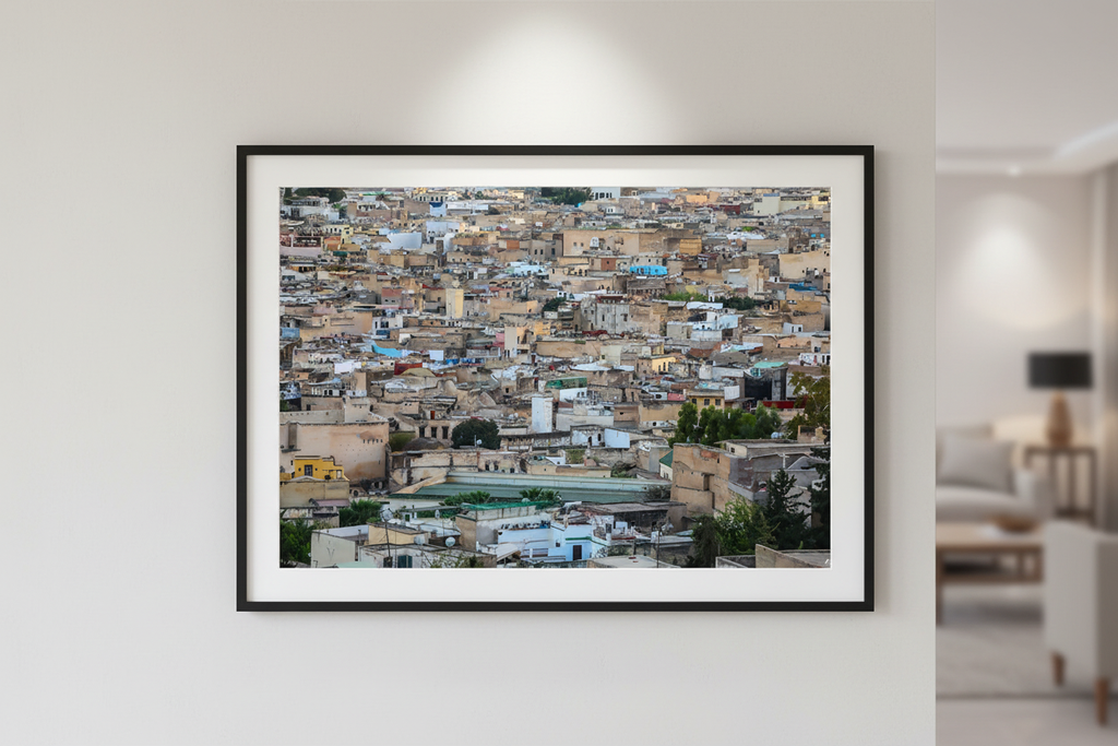 Mockup mur blanc — Le Labyrinthe Ocre