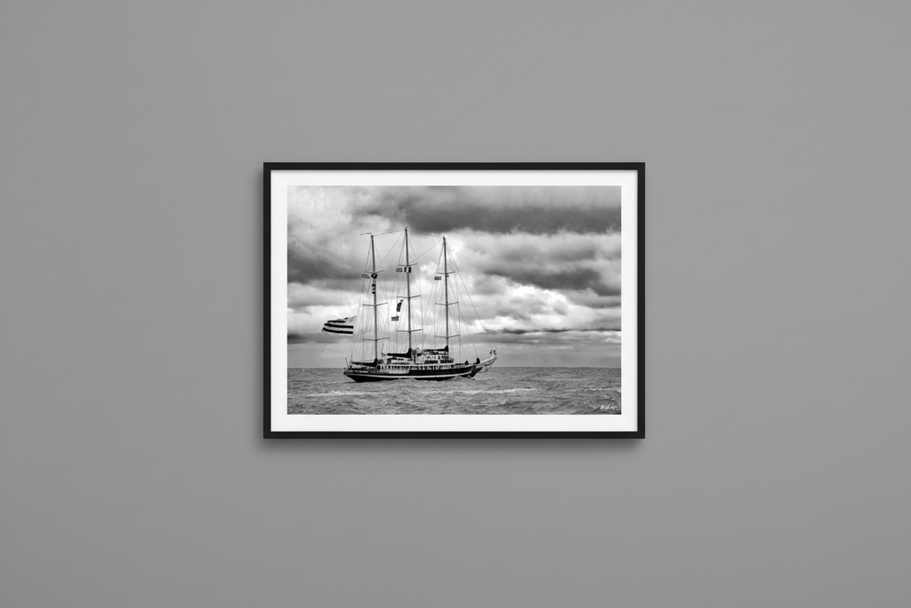 Le Breton des Mers — photographie Fine Art encadrée en situation | Bybadr