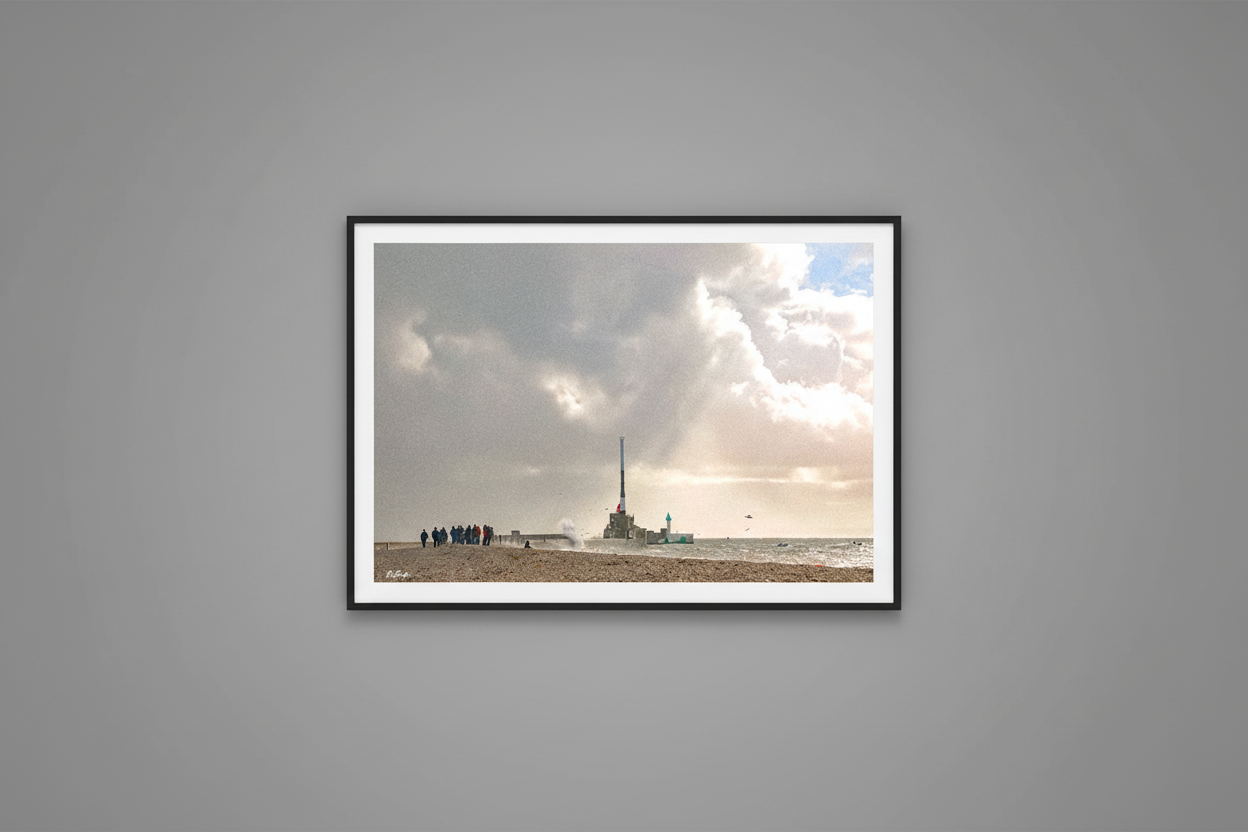 Le Spectacle de la Manche — photographie Fine Art encadrée en situation | Bybadr