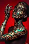 Peinte de Mots — Body Paint, calligraphie arabe dorée et teal sur fond rouge, édition limitée 150 ex. | Bybadr